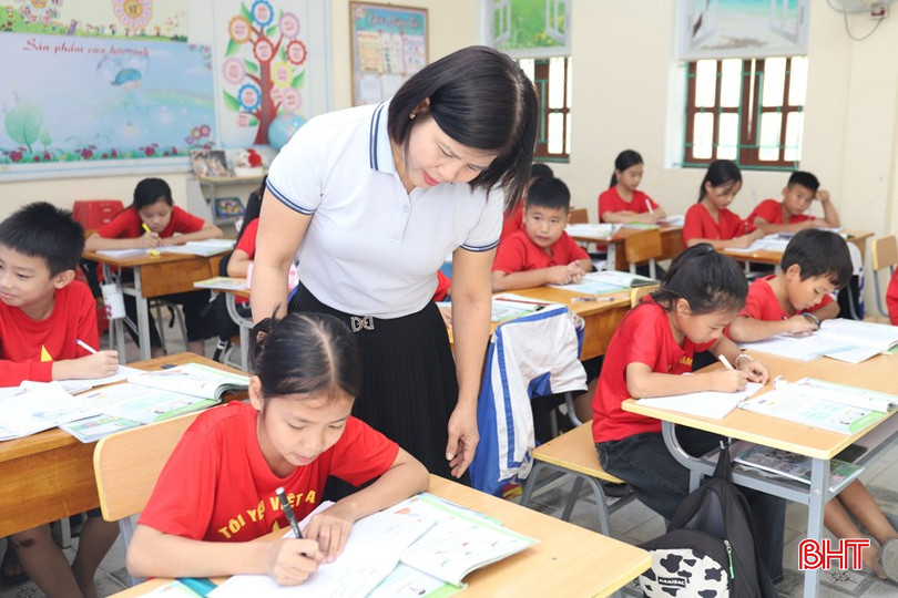 Cháu Phạm Khánh Băng (lớp 5A) hiện đang nhận được sự quan tâm đặc biệt của các thầy, cô giáo Trường Tiểu học Quang Diệm img-4766-7407.jpg