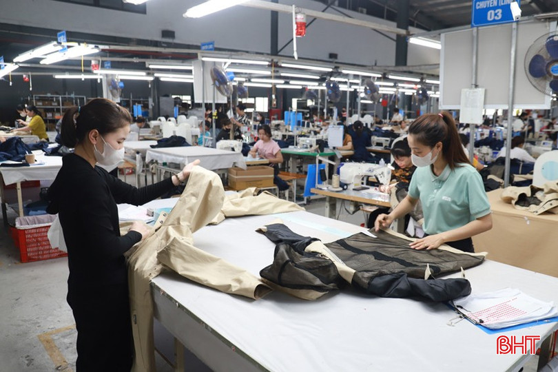 Đơn hàng của công ty được ký kết ổn định với các đối tác nên công nhân có thể yên tâm làm việc lâu dài bqbht_br_img-5792.jpg