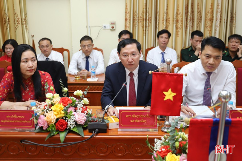 Bí thư Huyện ủy Hương Sơn Lương Quốc Tuấn khái quát tình hình phát triển KT-XH Hương Sơn thời gian qua. bqbht_br_img-7759.jpg