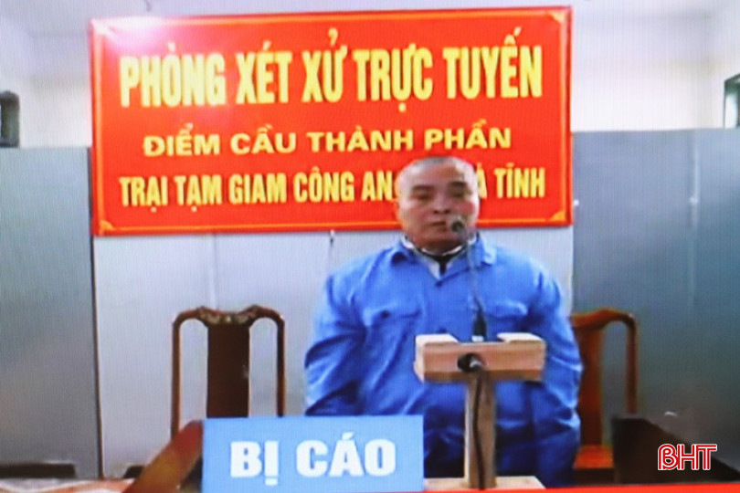 Tòa án nhân dân huyện Hương Sơn vừa mở phiên tòa xét xử trực tuyến đối với Cù Huy Thủy (thôn 3, xã Sơn Long, nay là xã Mỹ Long, huyện Hương Sơn) về tội “Tàng trữ trái phép chất ma túy”. Ảnh: Cù Huy Thủy tại điểm cầu Trại Tạm giam Công an Hà Tĩnh bqbht_br_img-4978.jpg