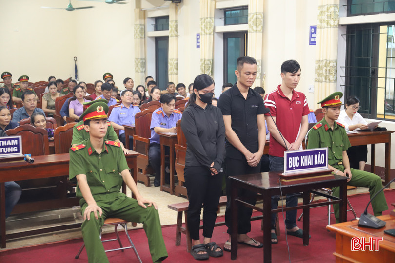 Trừ trái qua: Võ Thị Thanh Bình, Nguyễn Việt Dũng và Nguyễn Đình Nho IMG_3526.JPG