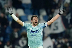 MU đưa Locatelli vào tầm ngắm