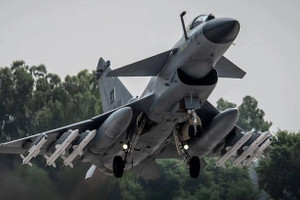 Pakistan tuyên bố 'chiến tranh không hạn chế' với Afghanistan