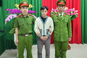 Bắt khẩn cấp đối tượng lao xe ôtô vào đám đông tại Đà Lạt