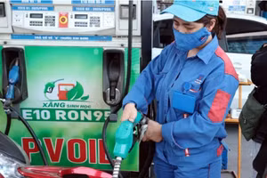 Giá xăng dầu đồng loạt giảm