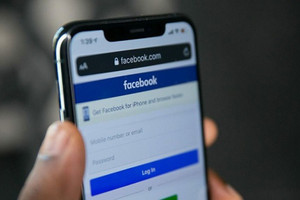 Cách kiểm tra Facebook có bị người lạ truy cập 