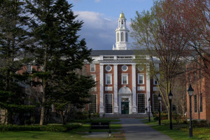 Mỹ cấm Đại học Harvard tuyển sinh viên quốc tế