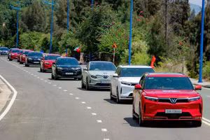 Vingroup gia hạn chương trình hỗ trợ đổi xe xăng sang xe điện tới 30/4