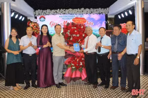 Chủ tịch UBND tỉnh Phan Thiên Định gặp mặt Hội Đồng hương Hà Tĩnh tại TP Huế