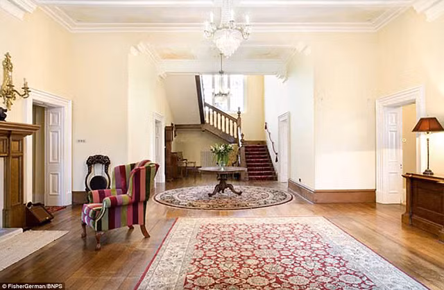 dot nhap noi o cua nu ba tuoc noi tieng trong lich su hoi hoa