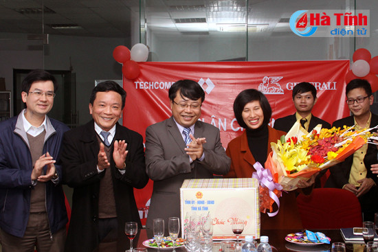 lanh dao tinh chuc mung cac don vi trong khoi tai chinh ngan hang