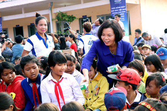 vinamilk 40 nam vuon cao viet nam vuon tam the gioi