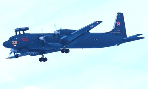 hai quan nga sap tiep nhan may bay san ngam il 38n thu 8