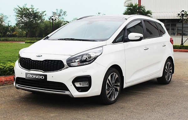 Kia Rondo 2017 kia rondo 2017 ra mat gia tu 654 trieu dong