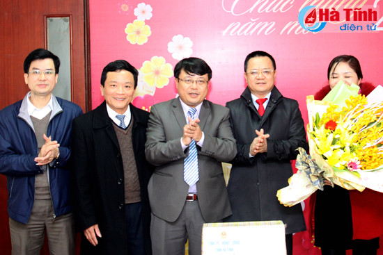 lanh dao tinh chuc mung cac don vi trong khoi tai chinh ngan hang