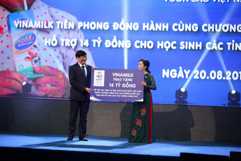vinamilk ky niem 40 nam nuoi duong uoc mo vuon cao viet nam