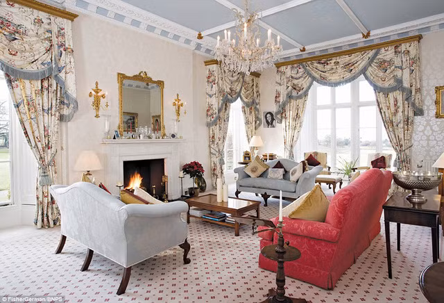 dot nhap noi o cua nu ba tuoc noi tieng trong lich su hoi hoa