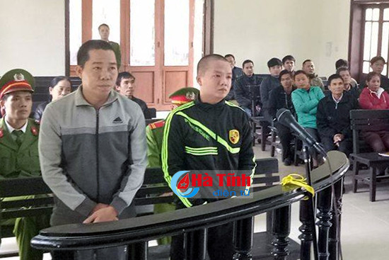 dung gay bi a danh trong thuong truong cong an xa