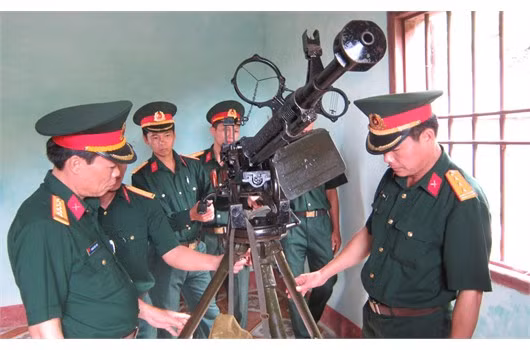 Lãnh đạo Bộ CHQS tỉnh kiểm tra công tác bảo quản và sử dụng khí tài tại Đảo Lãnh đạo Bộ CHQS tỉnh kiểm tra công tác bảo quản và sử dụng khí tài tại Đảo