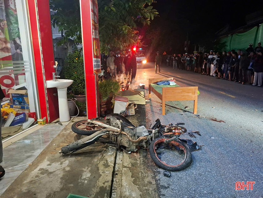 Xe máy mà nam sinh điều khiển bị hư hỏng nặng sau vụ tai nạn giao thông. bqbht_br_tai-nan-giao-thong-2-2614.jpg