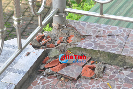 set danh thang vao nha nhieu do dien cua 4 ho dan bi hu hong