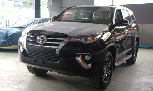 toyota fortuner 2017 ban trung dong dau tien ve viet nam