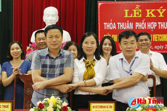 vietcombank ha tinh phoi hop thu ngan sach hon 6 847 ty dong