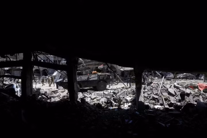 chum anh ben trong vung dat chet mosul iraq