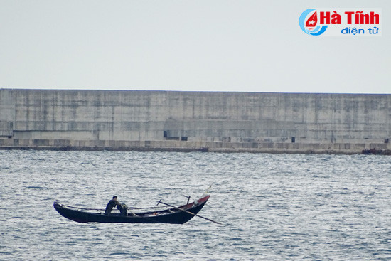 som cham dut tinh trang danh bat hai san trong khu vuc cang son duong