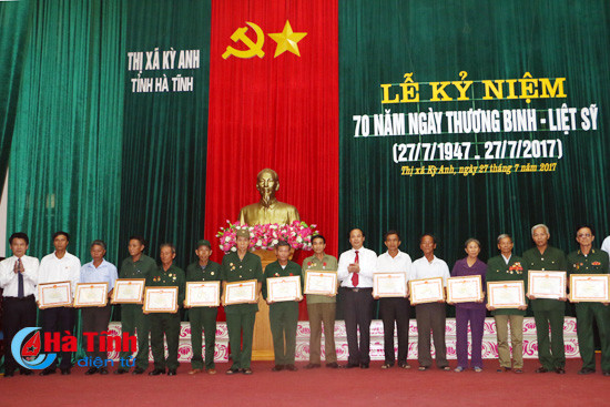 trang trong ky niem ngay thuong binh liet sy tai cac dia phuong don vi