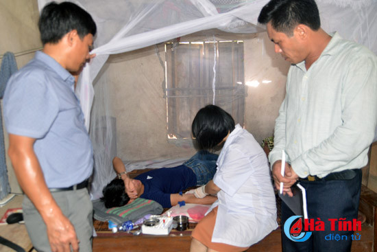 loc ha 5 nguoi cung thon mac sot xuat huyet dan van tho o