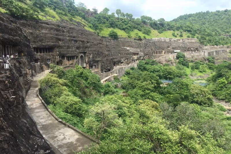 hang da ke cau chuyen nghin nam giua rung xanh an do