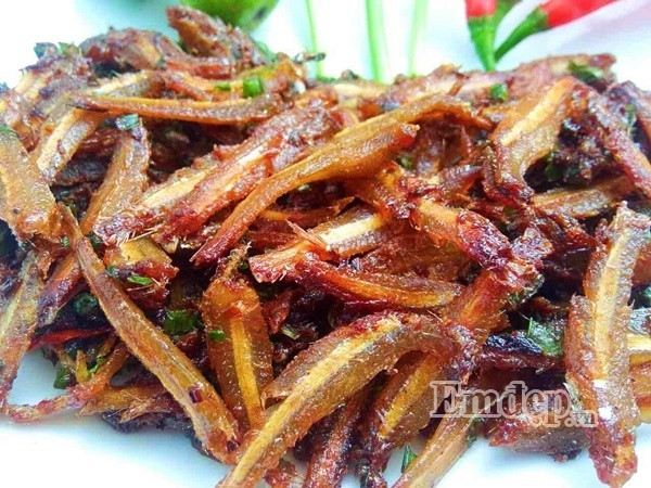 gian di re tien nhu ca com xao chua ngot ma noi com van bay het veo