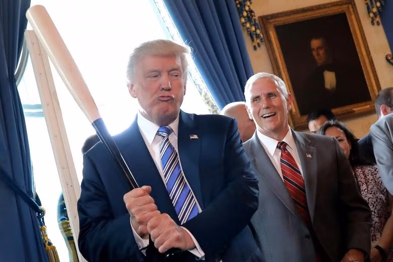 phi doi bay cua my trinh dien tren bau troi paris vao top anh tuan