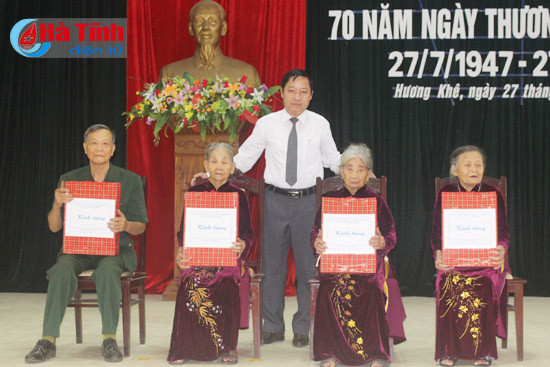 trang trong ky niem ngay thuong binh liet sy tai cac dia phuong don vi