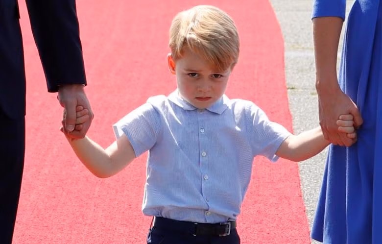 phi doi bay cua my trinh dien tren bau troi paris vao top anh tuan