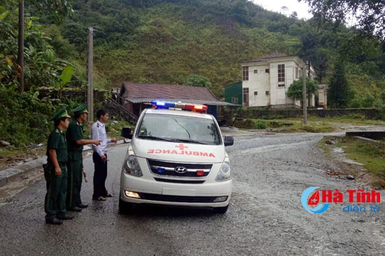 bien phong ha tinh ho tro dua thi hai nan nhan vu no binh gas o lao ve nuoc