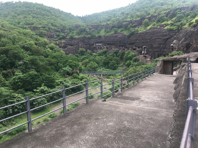 hang da ke cau chuyen nghin nam giua rung xanh an do