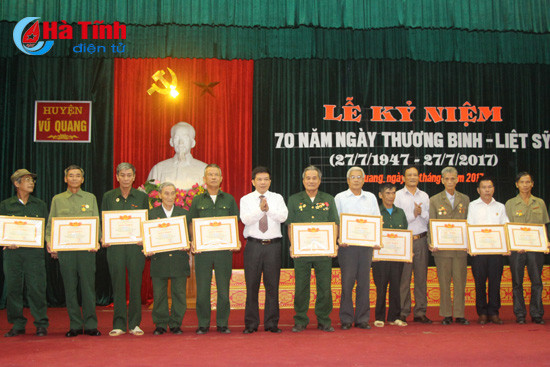 trang trong ky niem ngay thuong binh liet sy tai cac dia phuong don vi