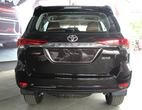 toyota fortuner 2017 ban trung dong dau tien ve viet nam