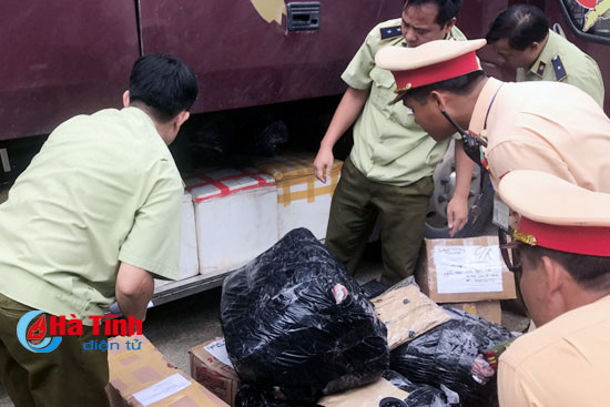 bat xe khach cho luong lon do choi tre em khong co giay to hop le