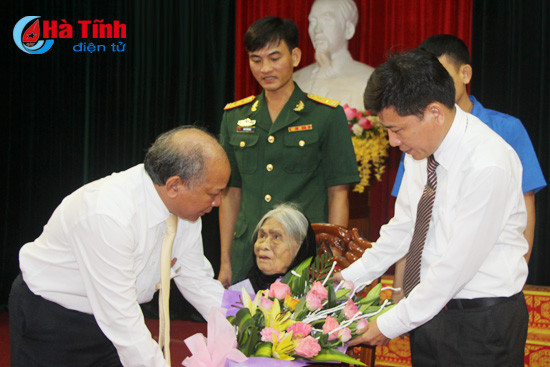 trang trong ky niem ngay thuong binh liet sy tai cac dia phuong don vi