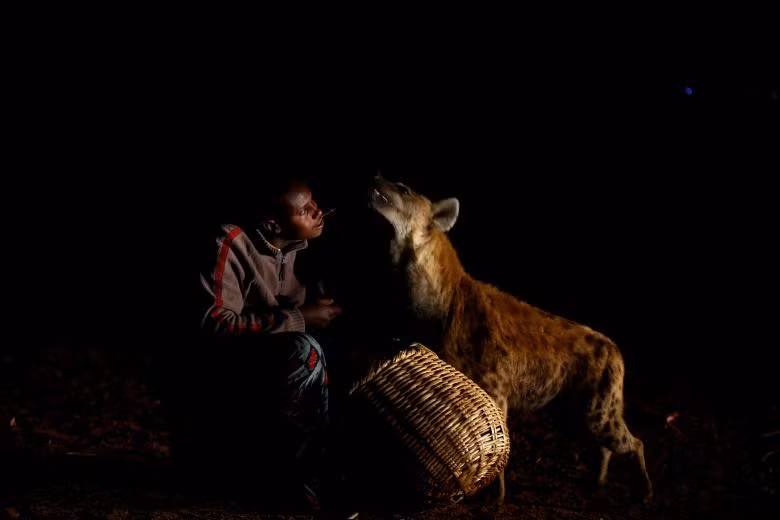 phi doi bay cua my trinh dien tren bau troi paris vao top anh tuan