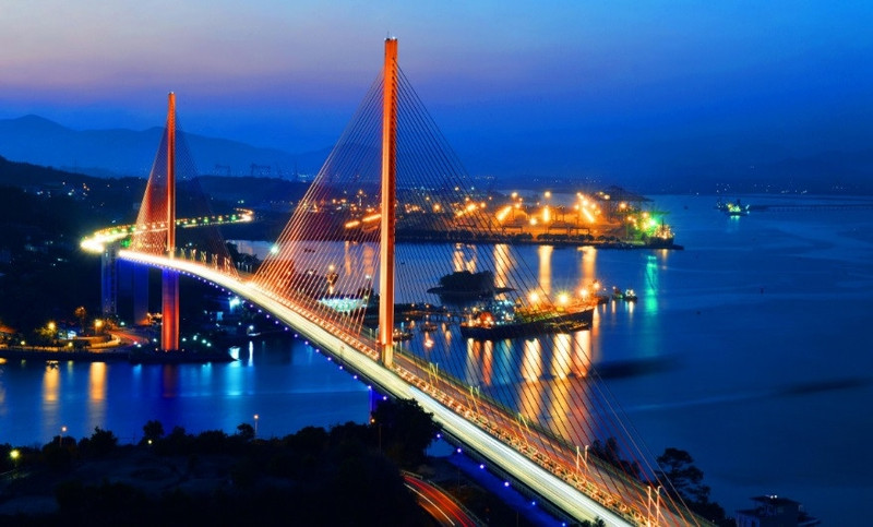 bien troi moi mien to quoc trong anh du thi dau an viet nam