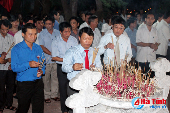 tuoi tre thanh kinh thap nen tri an cac anh hung liet sy
