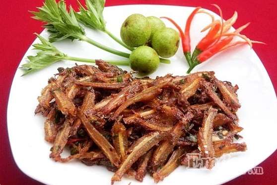 gian di re tien nhu ca com xao chua ngot ma noi com van bay het veo