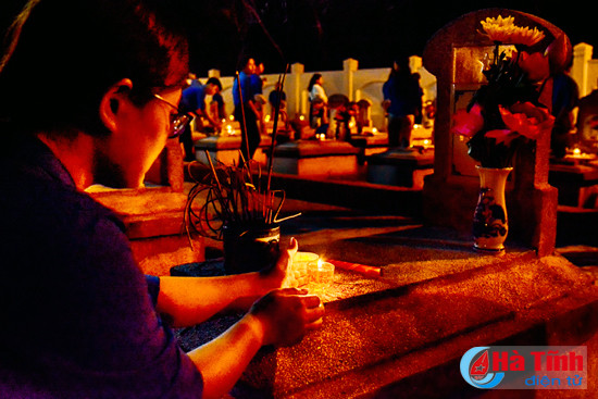 hang ngan ngon nen lung linh tri an cac anh hung liet sy