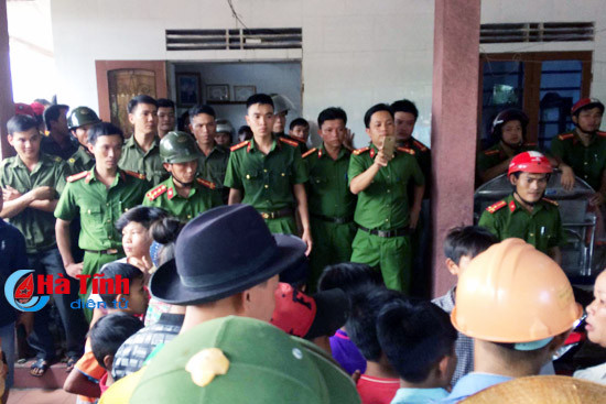 video giai vay nguoi phu nu bi nghi bat coc tre em o can loc