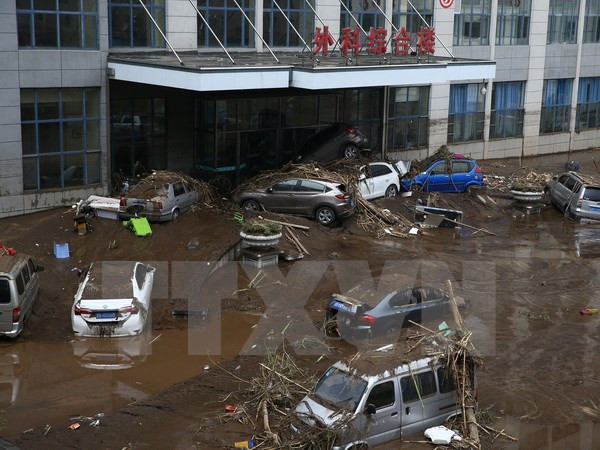 se dua cong dan viet nam gap nan do lu quet o trung quoc ve nuoc