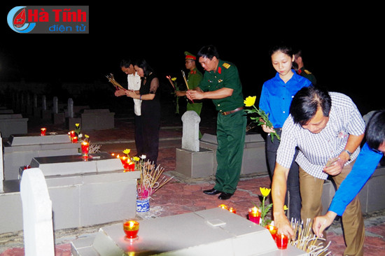 hang ngan ngon nen lung linh tri an cac anh hung liet sy